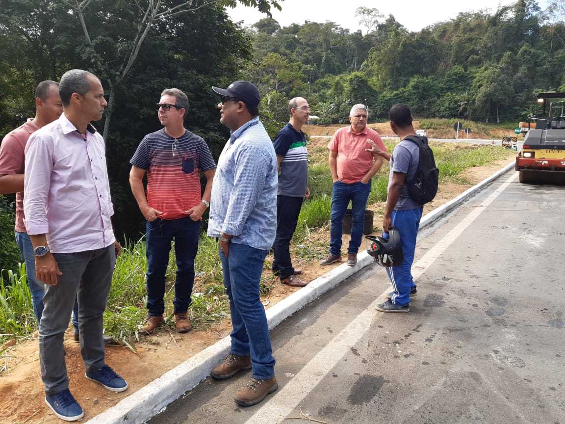 Camacã: As máquinas mais pesadas chegaram no trevo e o recapeamento asfáltico segue em ritmo acelerado